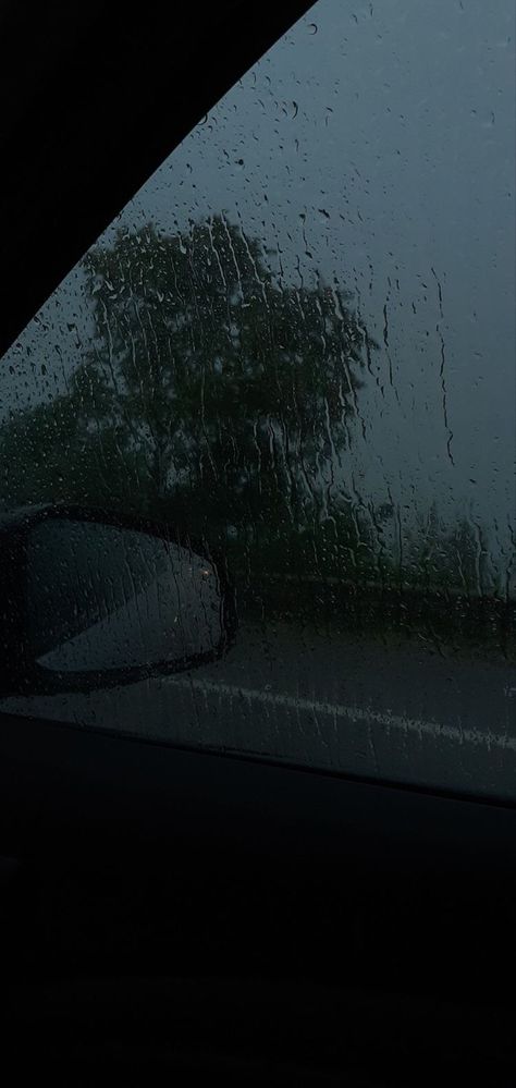 Dark Rainy Weather Aesthetic, Aesthetic Wallpaper Rainy Day, Forest Rainy Aesthetic, Rainy Weather Aesthetic Wallpaper, Rainy Aesthetics Wallpaper, Rainy Day Iphone Wallpaper, Foggy Wallpaper Aesthetic, Aesthetic Weather Wallpaper, Rainy Whether Aesthetic