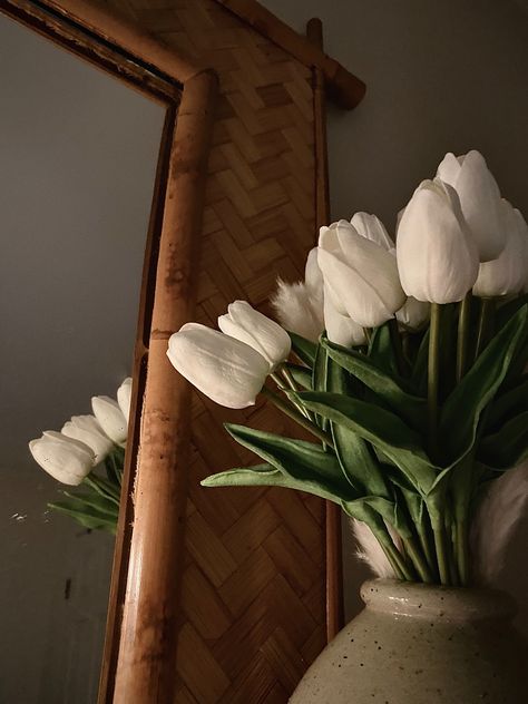 #whitetulips #tulips #homedecor #amazon #photography #art #vase Amazon Photography, Silk Tulips, Tulip Decor, White Tulips, Fall Flowers, Flower Fashion, Photography Art, Home Living Room, Artificial Flowers