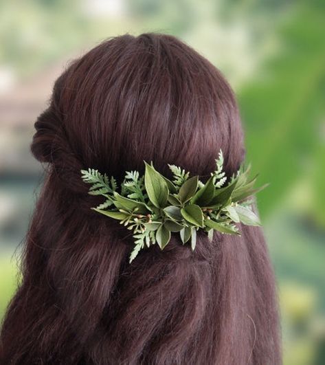 Green Hair Ornaments, Wedding Floral Headpiece, Brazil Wedding, Bridal Floral Hair, Leaf Hair Piece, Wedding Brown, Floral Hair Piece, Future Hairstyles, Scotland Elopement