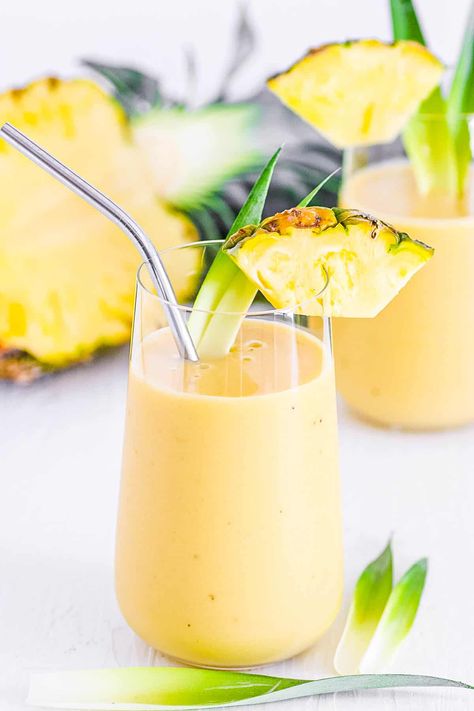 Mango Pineapple Banana Smoothie | The Picky Eater Pineapple Breakfast, Pineapple Shake, Tropical Fruit Smoothie, Pineapple Banana Smoothie, Pineapple Smoothie Recipes, Mango Banana Smoothie, Mango Pineapple Smoothie, Sweet Smoothies, Banana Smoothie Recipe