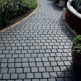 Driveway Tiles, Concrete Block Paving, Front Garden Ideas Driveway, Cobblestone Paving, Block Paving Driveway, Garden Ideas Driveway, Cobblestone Driveway, Limestone Paving, Paving Ideas