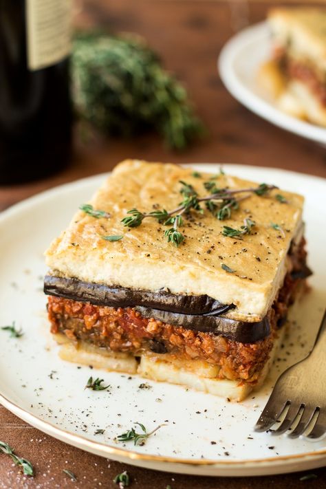 Vegan Moussaka, Lazy Cat Kitchen, Moussaka Recipe, Vegetarian Casserole, Cat Kitchen, Lazy Cat, How To Eat Less, Vegan Dishes, Casserole Recipes