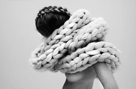 [ Nanna van Blaaderen ] Extreme Knitting, Sculptural Fashion, Big Knits, Trends Magazine, Knit Art, Knitted Wit, 인물 사진, Knit Fashion, Knitting Inspiration