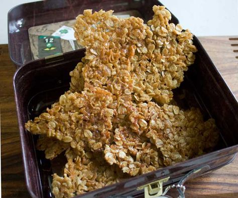 oatmeal-cookie-brittle Cookie Brittle Recipe, Cookie Brittle, Cookie Bark, Brittle Recipes, Oatmeal Cookie, Cutout Sugar Cookies, Homemade Candies, No Bake Treats, How Sweet Eats