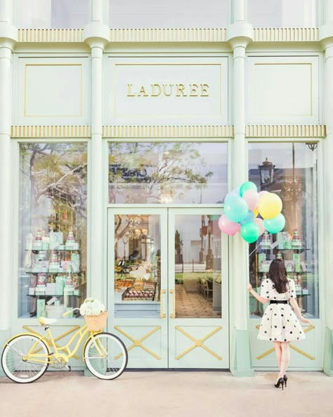 Ladurée Macaron shop in Paris, France Bakery Interior, Springtime In Paris, Laduree Paris, Gray Malin, Dessert Shop, Cafe Interior Design, Window Shopping, Shop Interior Design, Cake Shop