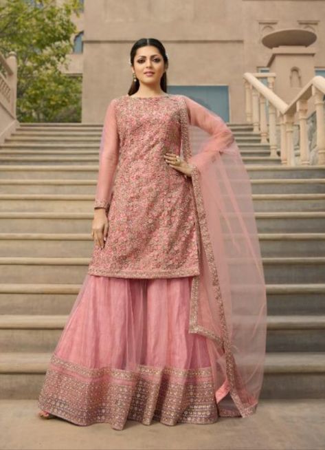 Designer Suits Online, Kurta Lehenga, Look Festival, Gaun Fashion, Lehenga Style, Utsav Fashion, Indian Gowns, Designer Party Wear Dresses, Indian Dress