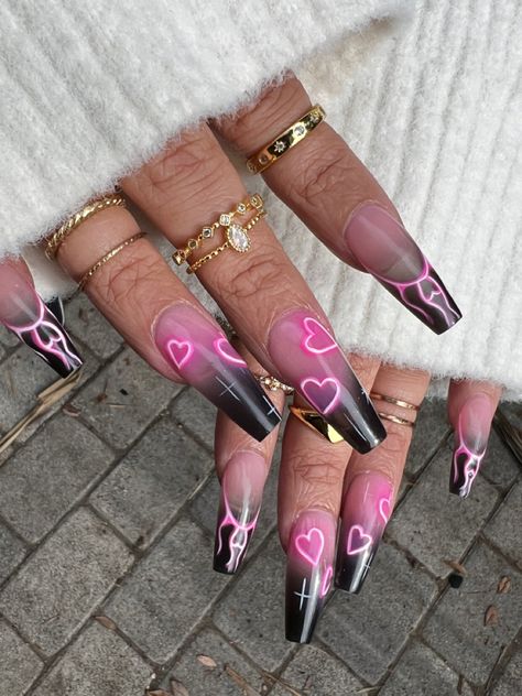 Black Nails With Neon Hearts, Neon Pink Heart Nails, Pink And Black Design Nails, Black And Pink Nails Ideas Almond, Black Valentines Day Nails Stiletto, Valentines Day Nails Pink And Black, Hot Pink And Black Ombre Nails, Hot Pink Goth Nails, Valentines Nails Black And Pink