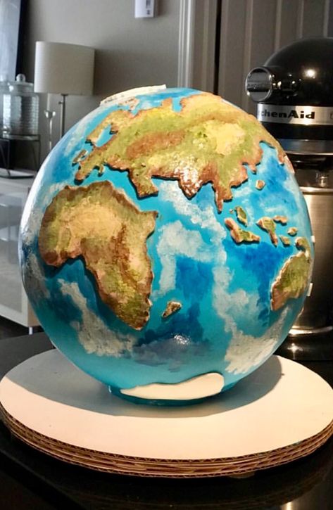 Globe Cake Globe Birthday Cake, Globe Cake Ideas, Earth Cake Ideas, Earth Cakes, World Cakes, Map Cake, Globe Cake, Confectionary Art, World Cake