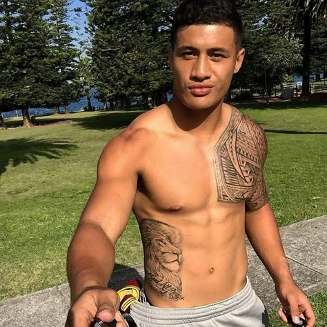 Faamanu Brown Islander Men, Fine Polynesian Men, Hawaiian Man, Hawaiian Guys, Polynesian Man, Samoan Men Aesthetic, Hot Islander Men, Samoan Guys, Pacific Islander Men