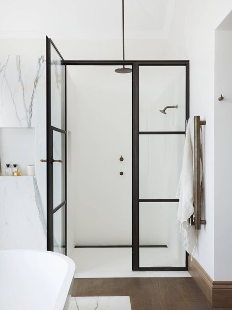 Bathroom Renovation Ideas, Polished Plaster, Est Living, Nate Berkus, Chic Aesthetic, Leather Bed, Minimalism Interior, Shower Screen, Renovation Ideas