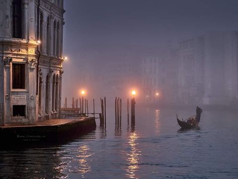 Venice In Winter, Paris Vibes, Floating City, Concept Art World, Venice Canals, Loose Watercolor, Italy Aesthetic, Visual Aesthetics, Dream City