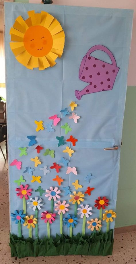 Flower Door Decorations Classroom, Spring Decorations Kindergarten, Door Decorations Classroom Spring, Spring Door Decorations Classroom, Preschool Spring Crafts, Spring Classroom Door, Spring Crafts Preschool, Preschool Spring, Spring Door Decoration