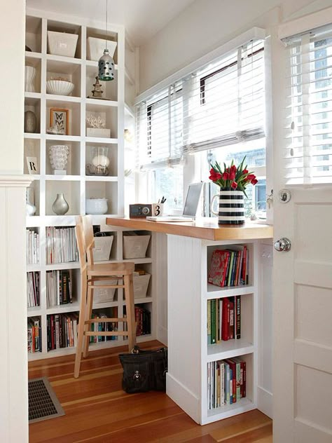 A small ledge mounted under a window makes a great small-space desk. More inspiration for small home offices: http://www.bhg.com/decorating/small-spaces/strategies/small-space-home-offices/?socsrc=bhgpin070212#page=14 Small Workspace, Deco Studio, Small Home Office, Tiny Spaces, Built In Desk, Design Del Prodotto, Small Space Living, Home Office Design, Design Case