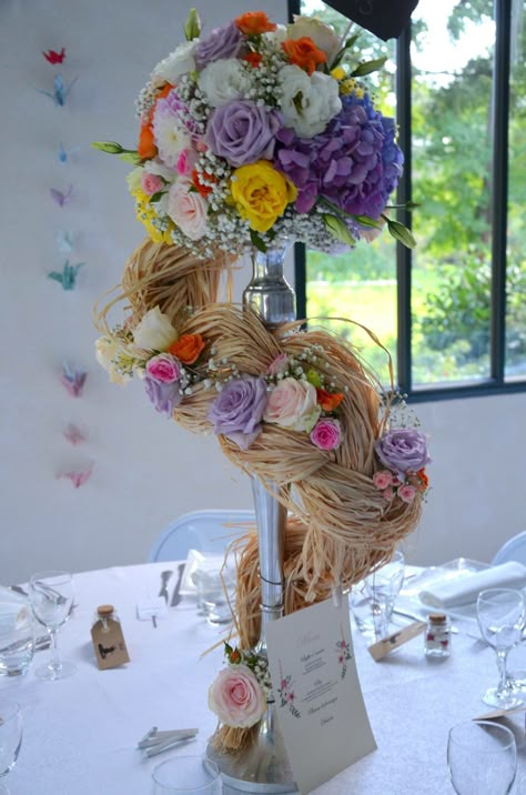 Tangled Party Table Decor, Rapunzel Table Decor, Tangled Wedding Shower Ideas, Rapunzel Table Centerpieces, Rapunzel Bridal Shower Ideas, Tangled Diy Decorations, Tangled Bridal Shower Theme, Rapunzel 15 Theme, Rapunzel Theme Quinceanera