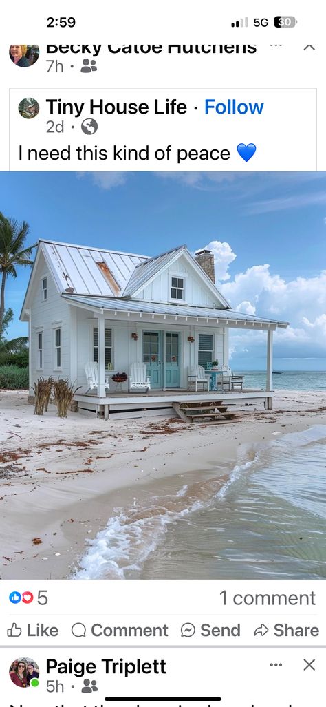 Dream Beach Houses Exterior, Simple Beach House, Coastal Home Exterior, Shed Tiny House, Small Beach Houses, Tiny House Exterior, Luxury Beach House, Beach House Exterior, Dream Beach Houses