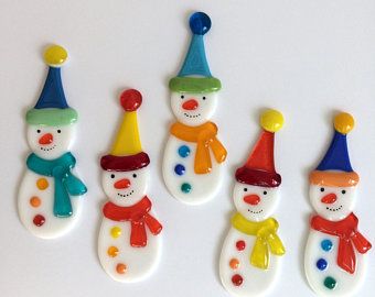 Tree Decor Christmas, Fused Glass Christmas, Fused Glass Wall Art, Glass Fusion Ideas, Glass Snowman, Glass Christmas Decorations, Fused Glass Artwork, Fused Glass Ornaments, Glass Decoration