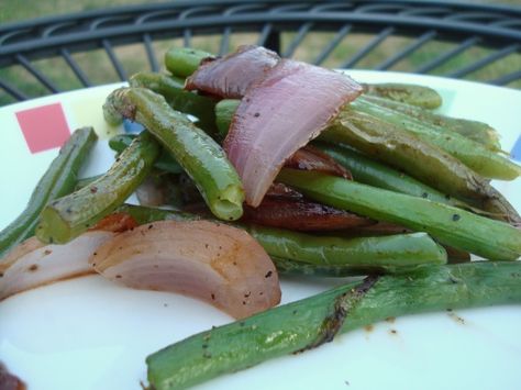 Make and share this Sauteed Green Beans and Red Onion recipe from Food.com. Sauteed Green Bean Recipes, Red Onion Recipes, Sauteed Greens, Sauteed Green Beans, Roasted Onions, Peruvian Recipes, Fresh Green Beans, Green Bean Recipes, Onion Recipes