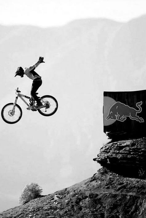 Biking Photography, Freeride Mtb, Mountain Biking Photography, Mountain Bike Action, Mountain Bike Art, Bicycle Mountain, Downhill Mountain Biking, Bicycle Mountain Bike, Downhill Bike