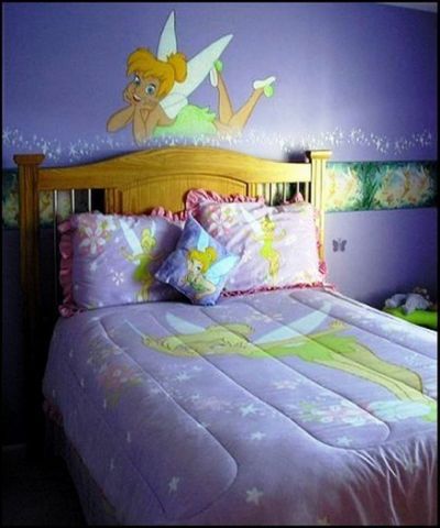 Tinkerbell Bedroom Tinkerbell Decor, Tinker Bell Room, Tinkerbell Bedroom, Tinker Bell Shoes, Tinkerbell Room, Fairy Bedroom Ideas, Fairy Themed Bedroom, Disney Themed Bedrooms, Tinkerbell Theme