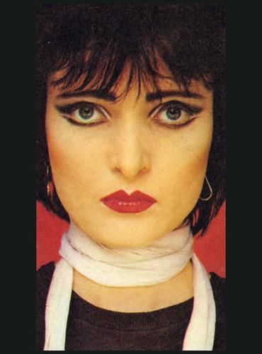 Siouxsie Sioux 80s, Punks 70s, 1980s Makeup, Goth Culture, Dear Prudence, Garage Punk, Siouxsie And The Banshees, 80s Goth, Siouxsie Sioux