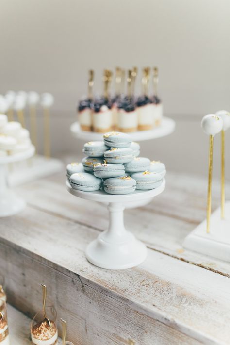 Wedding blue dust Macaroons  #weddingdesserts #macaroons Macaroon Stand, Macaroons Tower, Blue Wedding Desserts, Wedding Macaroons, Macaroon Wedding, Macaroon Display, Macaroons Decoration Ideas, Macaroon Display Ideas, Macaroons Wedding