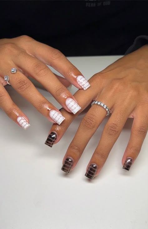 Short Square Birthday Nail Ideas, Black And White Short Nails Ideas, Short Square Acrylic Nails Dark Colors, Short Square Wedding Nails, Black On Black Nail Designs, Black Shorties Acrylic Nails, Short Acrylic Nails Designs Fall, Short Acrylic Nails Black And White, White And Black Nails Short