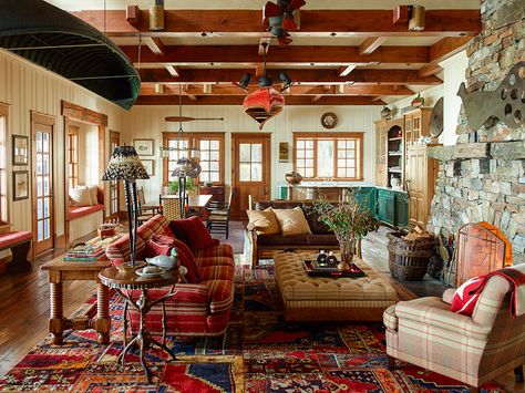 Juan Montoya Lodge Living Room, Contract Interior Design, Billiard Rooms, Cabin Living Room, Fishing Cabin, Hunting Room, Bar Vintage, Lodge Cabin, Cabin Interiors