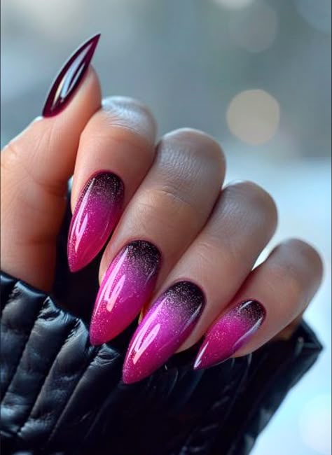 Unique Ombre Nails, Summer Nails Ideas 2024, Nails Galaxy, Cosmic Nails, Purple Ombre Nails, Unghie Sfumate, Chic Nail Designs, Witchy Nails, Purple Nail Art