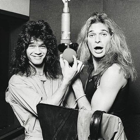 Eddie Van Halen and David Lee Roth Alex Van Halen, David Lee Roth, Michael Anthony, David Lee, Rock And Roll Bands, Eddie Van Halen, Rock N Roll Music, I'm With The Band, Rock Legends