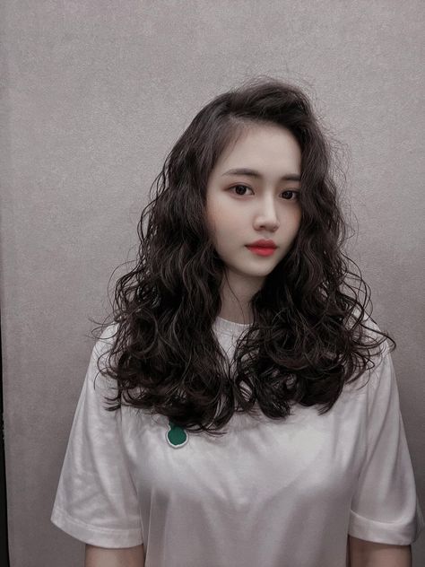 Jelly Perm, Korean Wavy Hair, Cold Perm, Wave Curls, Waves Curls, Perm, Wavy Hair, Hair Goals, Medium Length Hair Styles