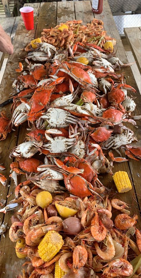 Seafood Boil Restaurant, Seafood Boil With Crab Legs And Shrimp, Lobster Aesthetic Food, Sea Food Boil Aesthetic, Crablegs Seafood Boil, Louisiana Crawfish, Crab Boil, Crawfish Boil, Blue Crab