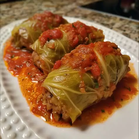 Old Fashioned Stuffed Cabbage Rolls - recipes Baked Cabbage Recipes, Polish Cabbage Rolls, Cabbage Meals, Cabbage Rolls Polish, Best Cabbage Rolls Recipe, Hungarian Stuffed Cabbage, Stuffed Veggies, Rolls Recipe Easy, Unstuffed Cabbage Rolls