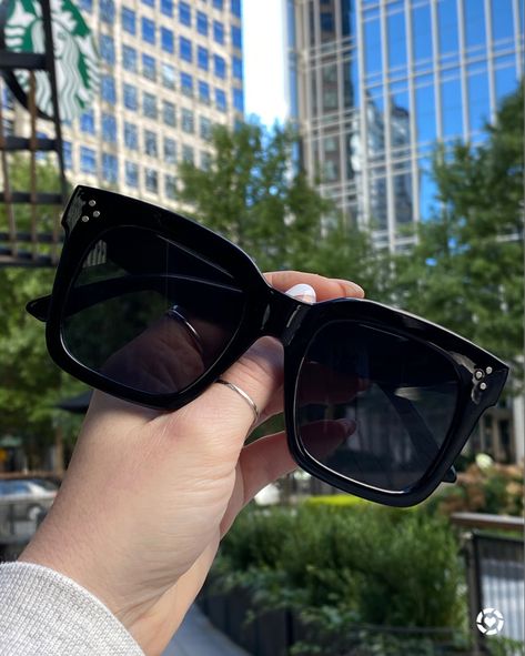 Celine dupe sunglasses. Amazon accessories Celine Sunglasses Black, Amazon Accessories, Celine Sunglasses, Vintage Women, Active Wear Outfits, Look Alike, Black Design, Rayban Wayfarer, Vintage Ladies