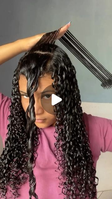 Curly Hair 👑 on Instagram: "Amazing 😍 @urysilvaa 

#curlyhair #curls #curly" Curly Hair Parting, Curly Hair Shapes Natural Curls, Haircut Ideas For Curly Hair Natural Curls Medium Lengths, Styling Naturally Curly Hair, Oval Shape Curly Haircut, Short Curly 3c Hair, Korean Perm Hair, No Part Curly Hair, Curly Hair 3c Hairstyles