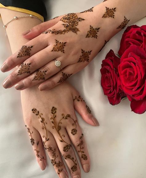 As much as I love @sarahziadesign dainty designs I wasn’t sure whether I could do them justice 😍however I loved how this turned out 🤌 _ #henna #hennartist #hennaart #mehndi #mehndidesign #hennainspo #mehndiinspo #simplehenna #arabichenna Easy Mandala Mehndi Design, Dainty Mendhi, Dainty Mehndi Designs, Dainty Mehndi, Dainty Henna Designs, Elegant Henna Designs, Dainty Henna, Henna Designs Arabic, Minimal Henna