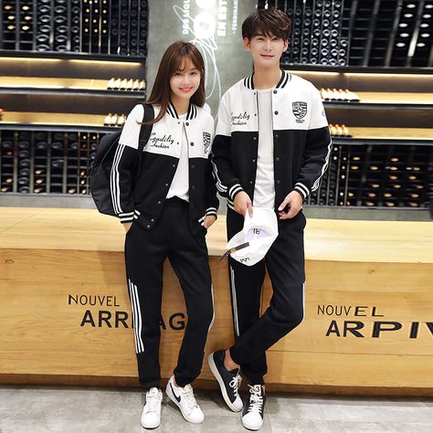 School Pe Uniform, Tracksuit Couple, Pe Uniform, Korean School, Sports Uniforms, Painting Gallery, Winter Sports, Cute Casual Outfits, Casual Outfits