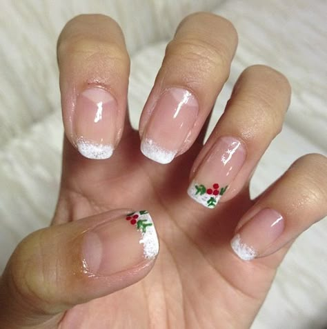 Mistle Toe, Christmas Nail Art Ideas, Christmas Gel Nails, Makijaż Smokey Eye, Christmas Nails Acrylic, Cute Gel Nails, Festival Nails, Xmas Nails, Dipped Nails