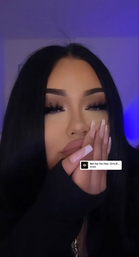 Baddie Selfies Instagram, Latina Insta, Baddie Selfies, Insta Baddie Makeup, Instagram Baddie Outfit, Instagram Baddie Makeup, Ig Baddies, Emo Fits, Selfie Tips