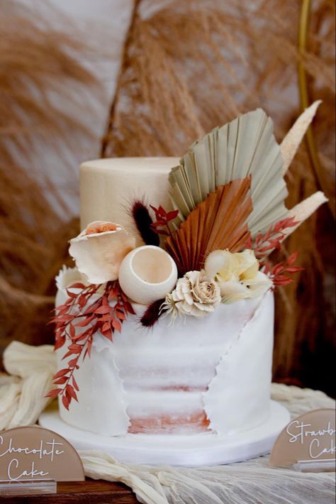 Teresa Lynn Cakes LLC made this rustic boho wedding cake with a fondant half wrap. Boho Cake, Boho Wedding Cake, Wedding Cake Photos, Floral Wedding Cake, Wedding Cake Rustic, Rustic Cake, Engagement Cakes, Unique Wedding Cakes, Cool Wedding Cakes