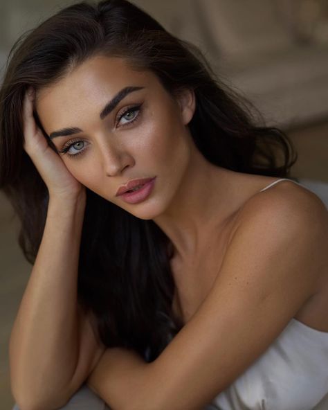 Amy Jackson Image Gallery Nikki Makeup, Jackson Instagram, Amy Jackson, She Girl, Best Actress, Hd Photos, Bollywood Actress, A Woman, Most Beautiful