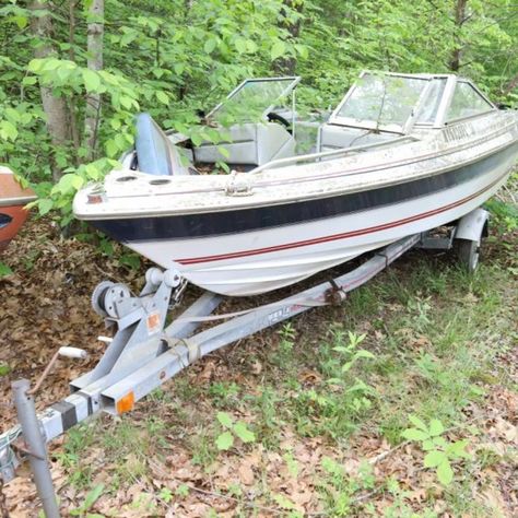 Bayliner Capri boat approx 14.5'. VIN: BLIP500CRE686. Has outboard motor, Maximum capacity of 5 persons or 750 lbs., with boat trailer, unknown if operational. No paperwork. Bayliner Capri, Capri Boat, Boat Trailer, Outboard Motors, Recreational Vehicles, Trailer, Capri, Auction, Vehicles