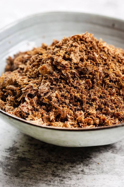 Machaca Beef, Machaca Recipe, Dried Beef Recipes, Latino Food, Dried Beef, Mexican Breakfast, Jerky Recipes, Tacos Burritos, Homemade Items