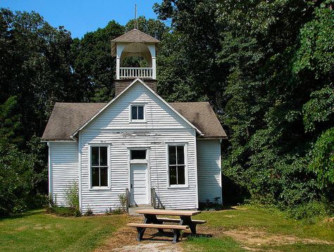 Walnut Grove School built in 1913, is in Jennings County, Indiana. Abandoned Churches, Country School, Old Country Churches, Old School House, Walnut Grove, School House Rock, Old Churches, Country Church, School Building