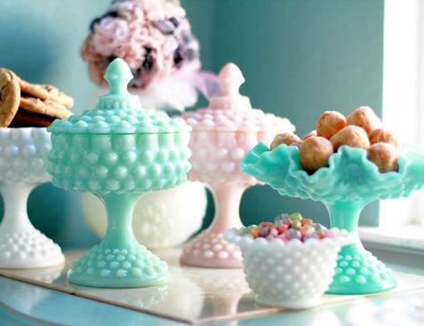 Dessert Buffet Wedding, Milk Glass Decor, Milk Glass Collection, Antique Dishes, Pink Milk, Dessert Buffet, Vintage Kitchenware, Fenton Glass, Vintage Dishes