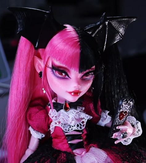 custom G3 Draculaura doll created by Hextian 🦇💞 G3 Draculaura Doll, G3 Draculaura, Draculaura Doll, Created By, Hair, Pink