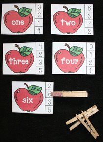 Apple activities: FREE printables: Students clip a clothespin to the number that matches the number word on the apple. Mark an X on the correct answer on the back of the cards, so students can self-check. Word Matching Game, Kindergarten September, Apple Games, Apple Facts, Teacch Activities, Apple Crafts, Apple Unit, Pumpkin Activities, Johnny Appleseed