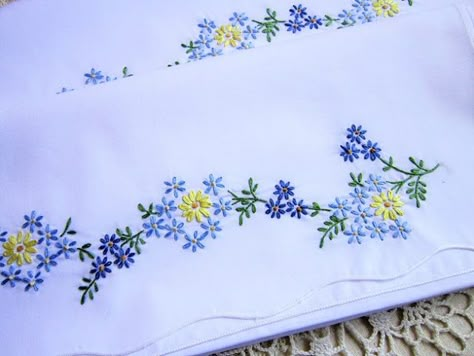 Embroidered Pillowcases Pattern, Hand Embroidered Pillowcases, Pillow Case Embroidery Patterns, Embroidery Pillowcases Patterns, Embroidered Pillowcases Ideas, Embroider Pillowcase, Embroidery Pillowcases, Embroidered Crochet, Vintage Crochet Patterns