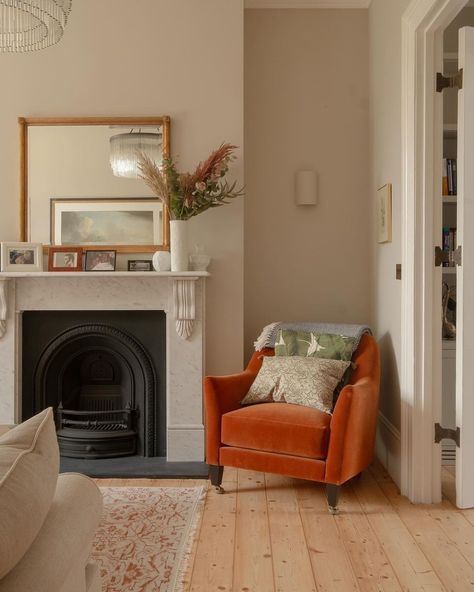 This cosy living room is testament to the fact that even the smallest details are important in curating a cohesive design. ⁠ ⁠ The addition of our Parliament Hinges on the door adds an extra touch of luxury and adds to the overall visual interest in the space, whilst also holding an important function. ⁠ ⁠ 📸@mpdltd and @flowermichelin⁠ ⁠ ⁠ #finishingtouches #homedécor #interiorlovers #interiordesign #homedecor #homestyling #hardware #decorativehardware ⁠#crofthardware #cabinethardware #luxury... Georgian Bedroom Interiors, Georgian Fireplace Surround, London Victorian House Interior, Georgian Interiors Traditional, Georgian Interiors Contemporary, Fire Surround Ideas, Sanded Floorboards, Contemporary Victorian Interiors, Living Room Victorian House