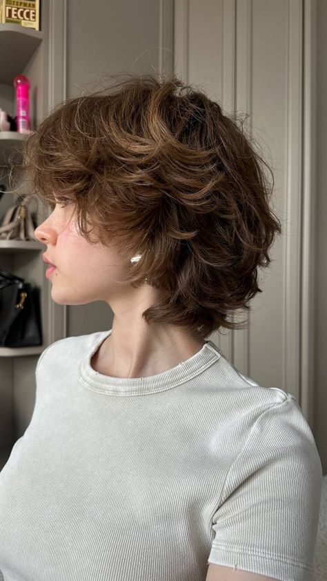 Long To Short Haircut, Bangs Aesthetic, Graduated Bob Haircuts, Graduated Bob, Haircuts For Older Women, Short Hair Tomboy, Really Short Hair, Dyed Hair Inspiration, Hair Inspiration Short