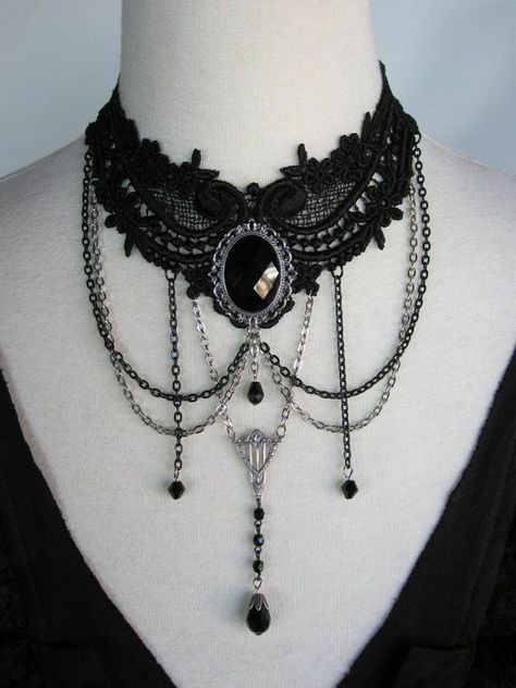 Kalung Choker, Black Lace Necklace, Lace Choker Necklace, Victorian Goth, Lace Necklace, Victorian Steampunk, Black Choker, Gothic Outfits, Victorian Jewelry